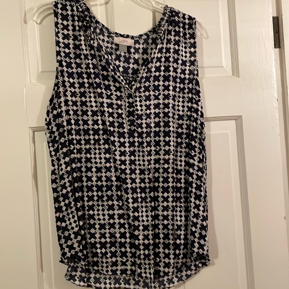 Ann Taylor Loft flowy top